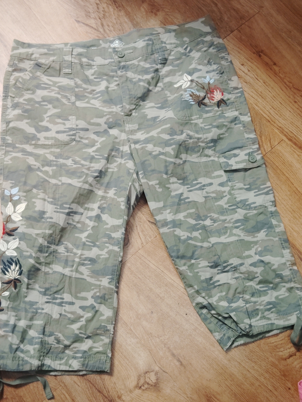 St. John's Bay Green Camo Cargo Capris with Floral Embroidery